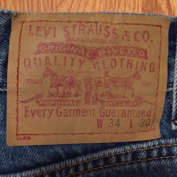 LEVI Jeans ๐ - Picture 3 of 4